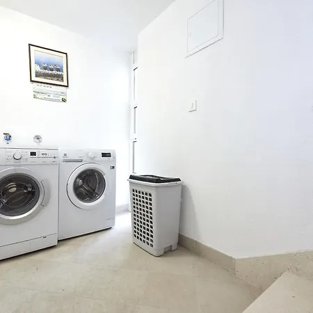 Mavarstica 17803e Apartment Trogir