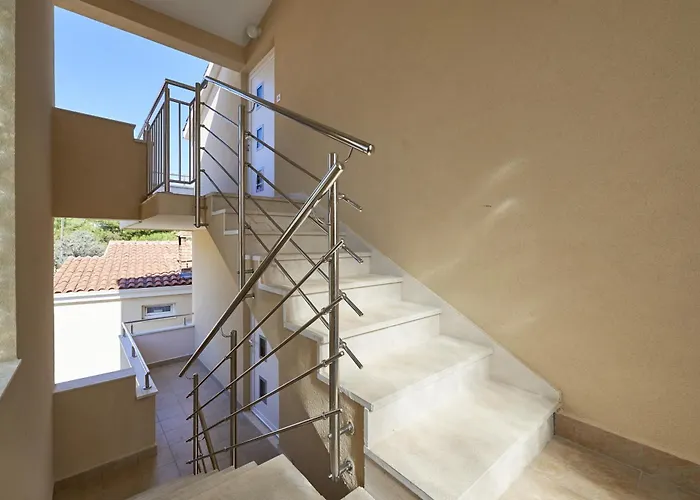 Mavarstica 17803e Apartman *