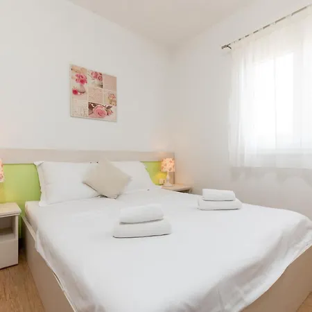 Appartement Mavarstica 17803e *