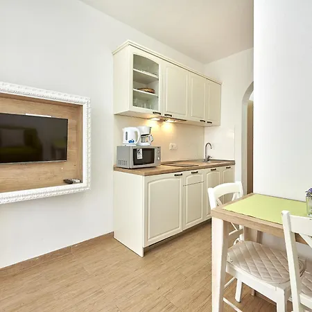 Appartement Mavarstica 17803e *