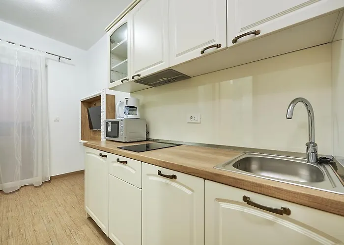 Appartement Mavarstica 17803e *