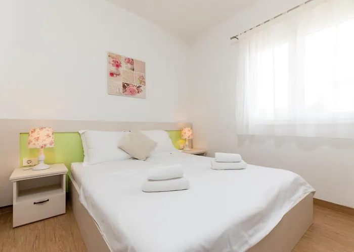 Appartement Mavarstica 17803e *