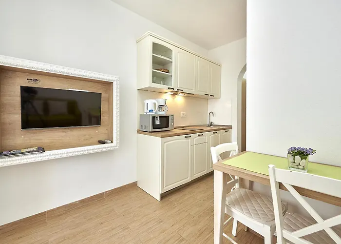 Appartement Mavarstica 17803e *